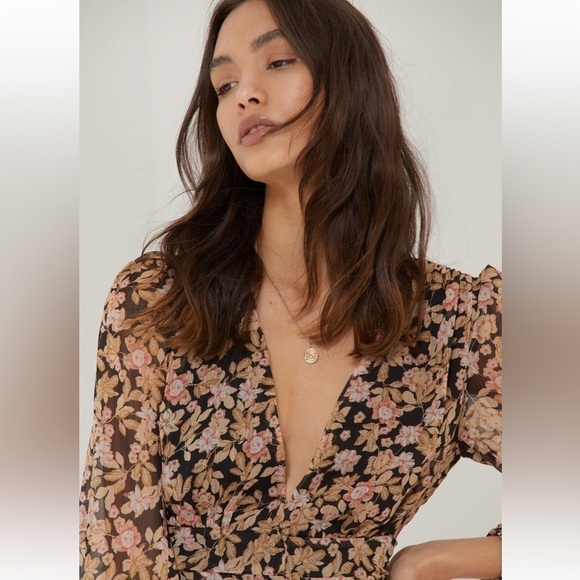 Nasty Gal Floral V Neck Fitted Mini Dress - Picture 4 of 12